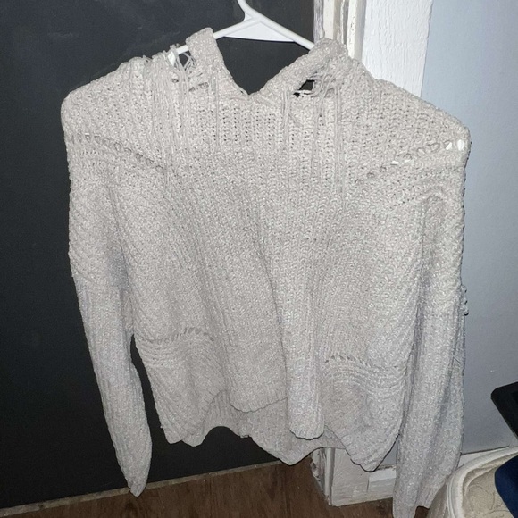 I’m selling shirts,size M-L - Picture 6 of 10